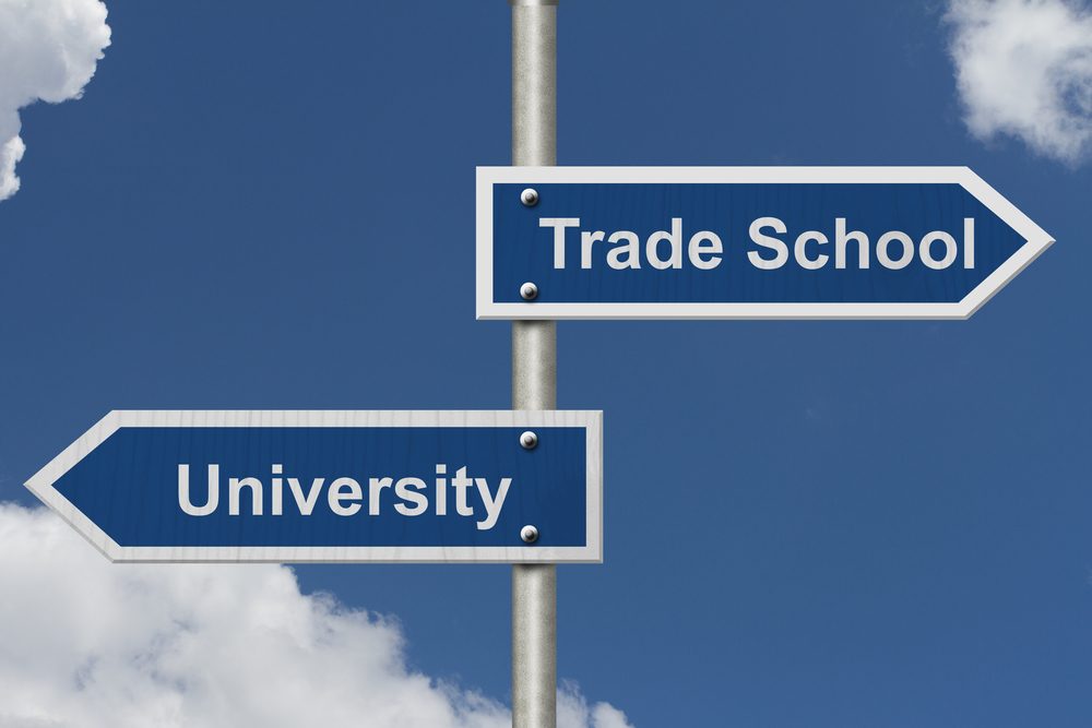 4 Differences Of A Trade School vs College